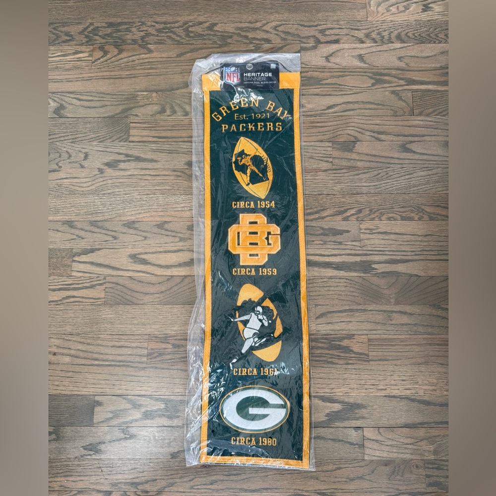 Nwt Green Bay Packers NFL Football Winning Streak Embroidered Heritage Banner